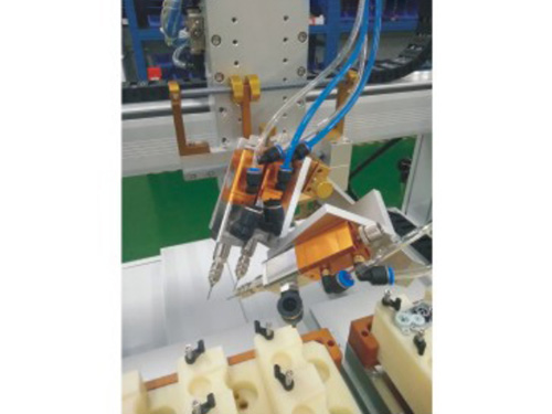 RC-300B2Y雙平臺三頭帶角度點(diǎn)油機(jī)